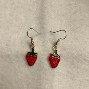 Strawberry earrings 🍓